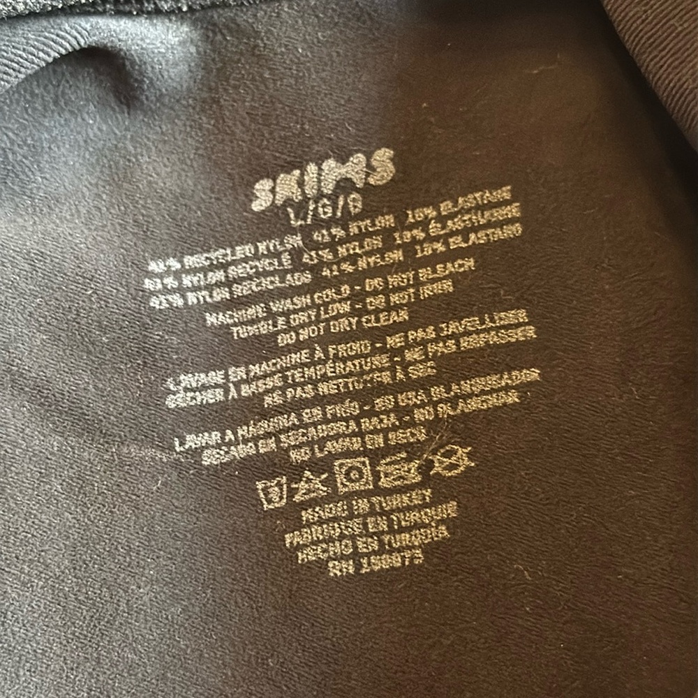 SKIMS SEAMLESS SCULPT BRIEF BODYSUIT - Picture 16 of 16